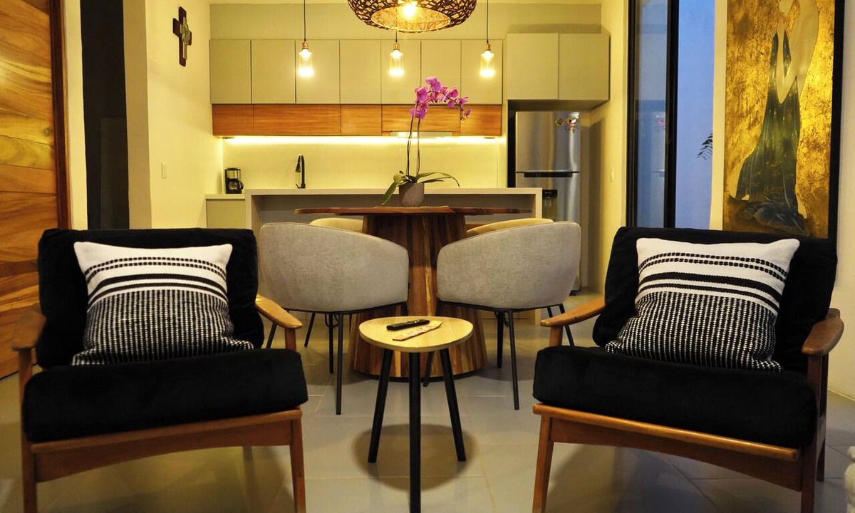 Tlajomulco de Zuniga House | MATSI Boutique House, 7 minutes from the Airport and VFG