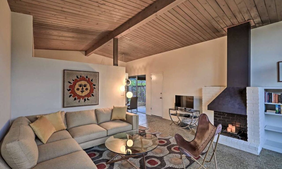 Montecito House | Mid-Century Steps from Miramar Beach, Private Fenced Garden in Montecito