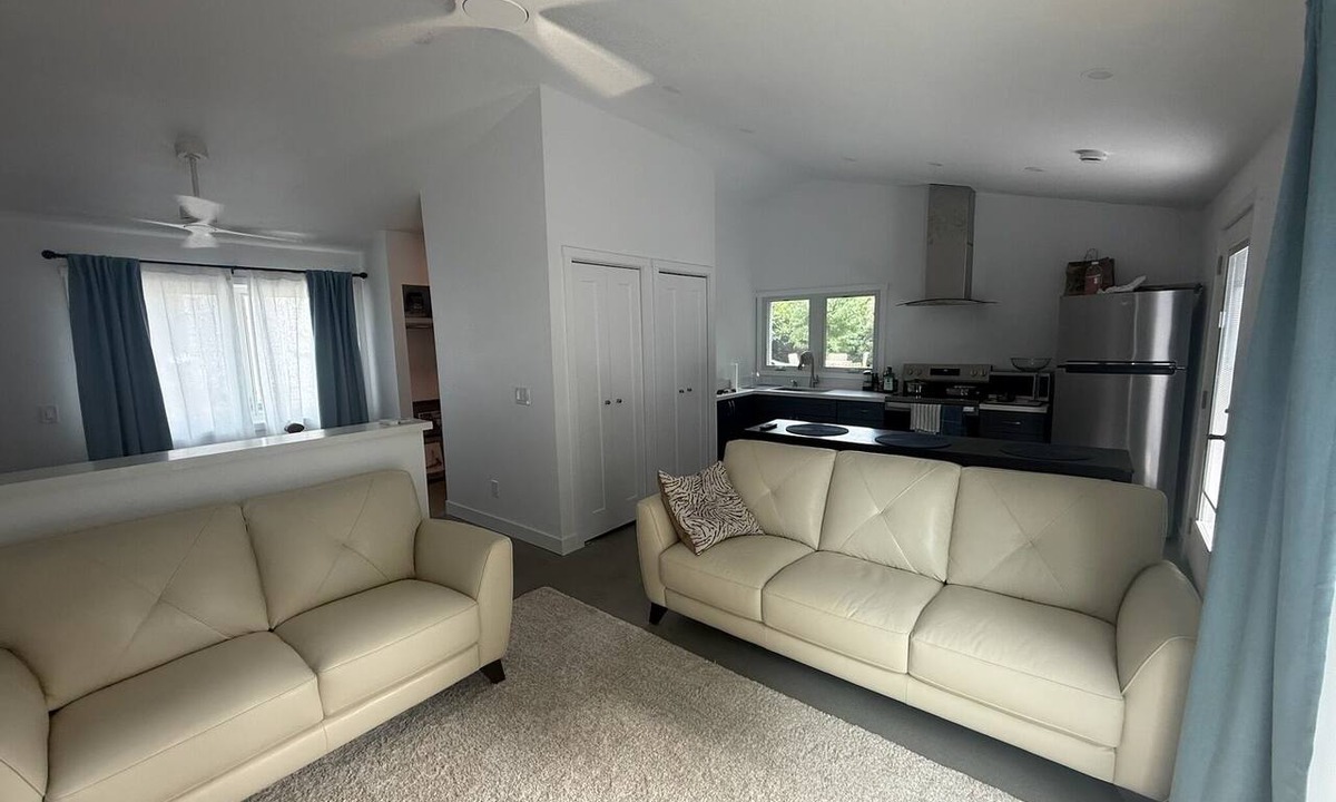 Woodland Apartment | Minimalist 1 BR ADU in a pleasant Woodland neighborhood