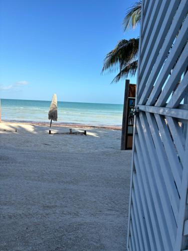 Isla Holbox House | Mittoz House with beach access in Holbox downtown