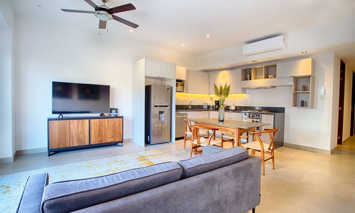 Emiliano Zapata Condo | Modern 1BD 2BA w/2 Balconies | POOLS & GYM OPEN