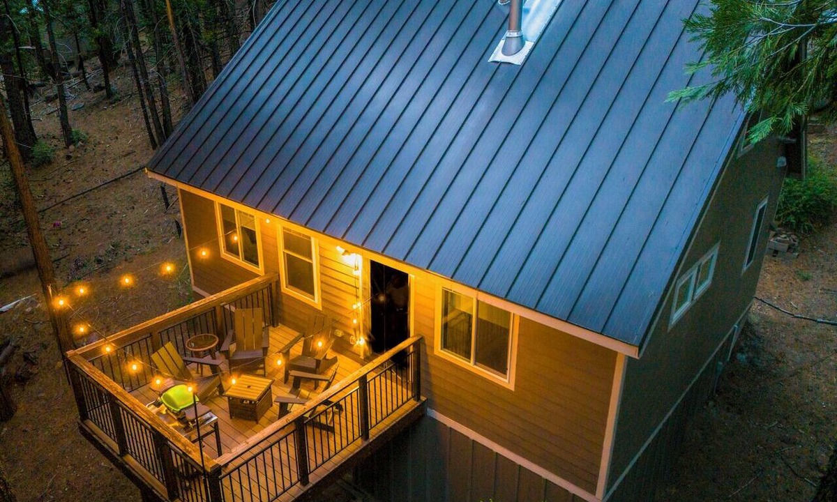 Mineral Cabin | Modern-Chic Cabin in Mineral, 10 Miles to Lassen NP, Level 2 EV Charger, Pets!