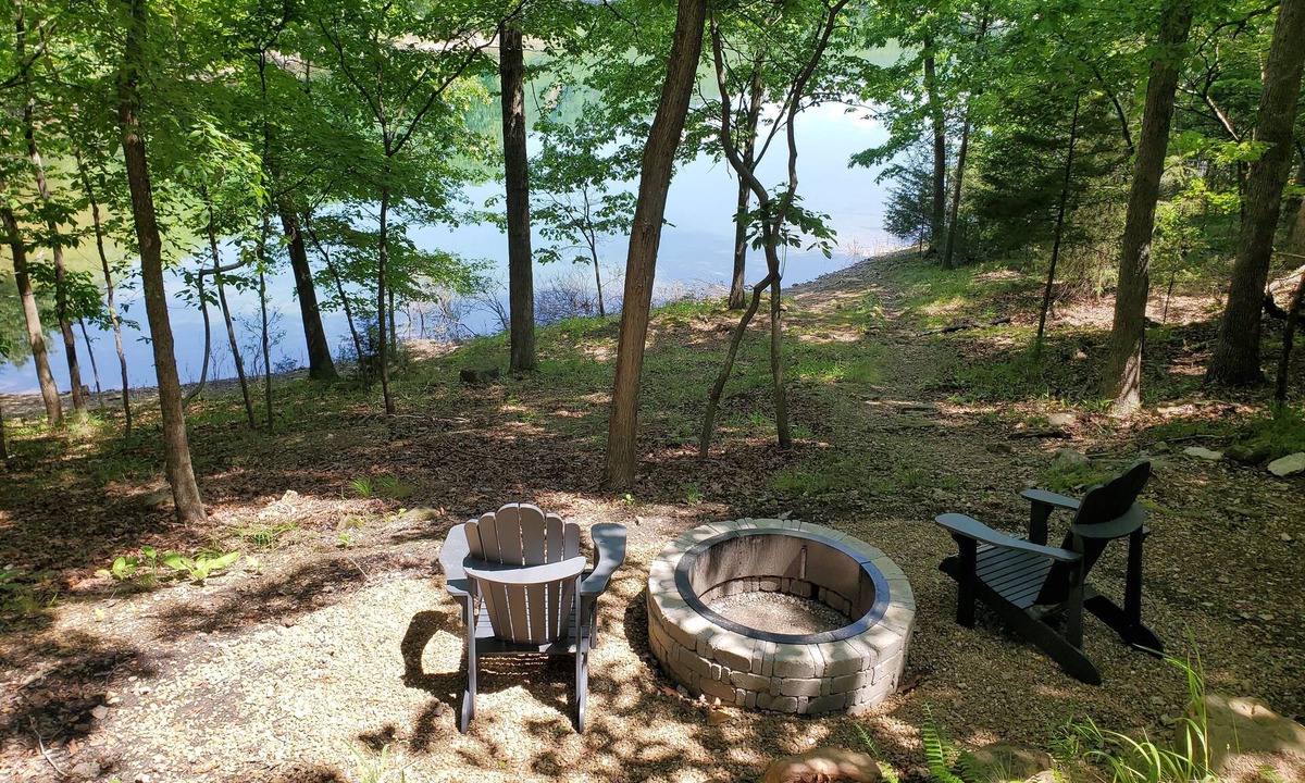 Lost Bridge Village House | Moon Beam-Lakefront-Community Pool & Lost Bridge Marina Nearby