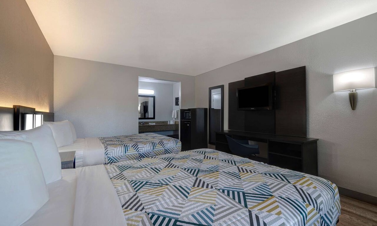 Buttonwillow Hotel | Motel 6 Buttonwillow, CA Central