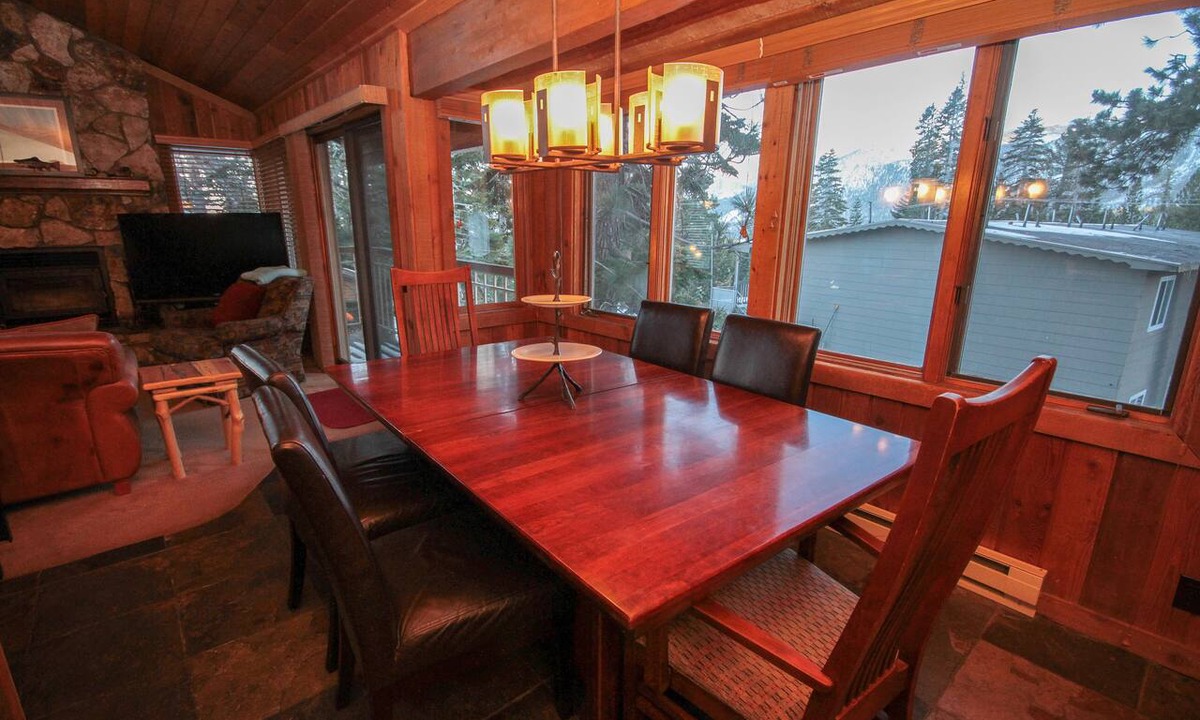 Mammoth Lakes Condo | Mountainback #52, Loft, Corner