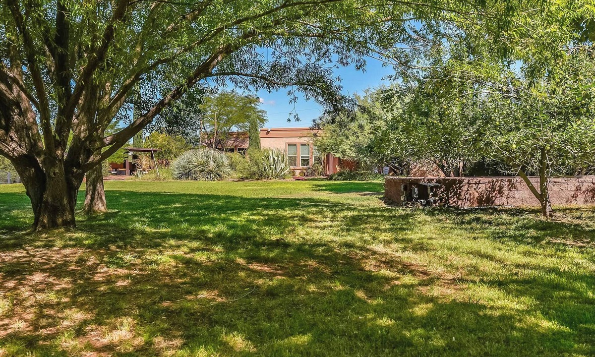 Cornville House | Nature Oasis Retreat+B&B+Organic Homestead+Sleeps 14+Meditation Space on 2 Acres