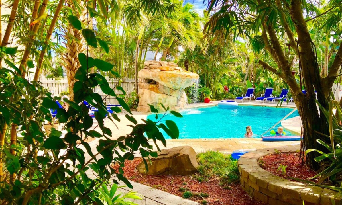 Pompano Beach Condo | Ocean Stroll: 2BR + Waterfall Pool