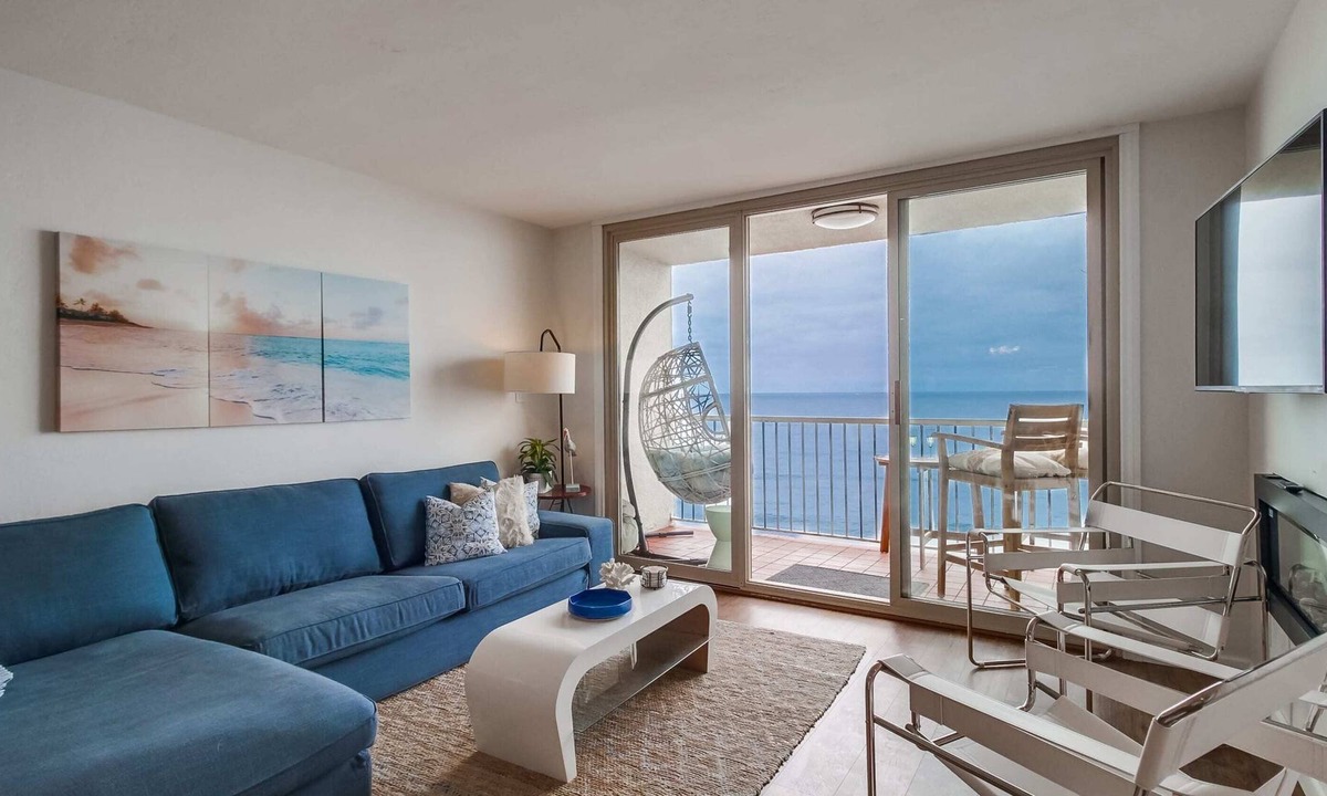 Ocean Beach Condo | Oceanfront Clifftop Retreat with White Water Views