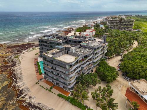 Tulsayab Apartment | Oceanfront luxury 3BR in Tankah with Private Beach