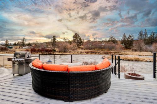 Tumalo House | Otter Run