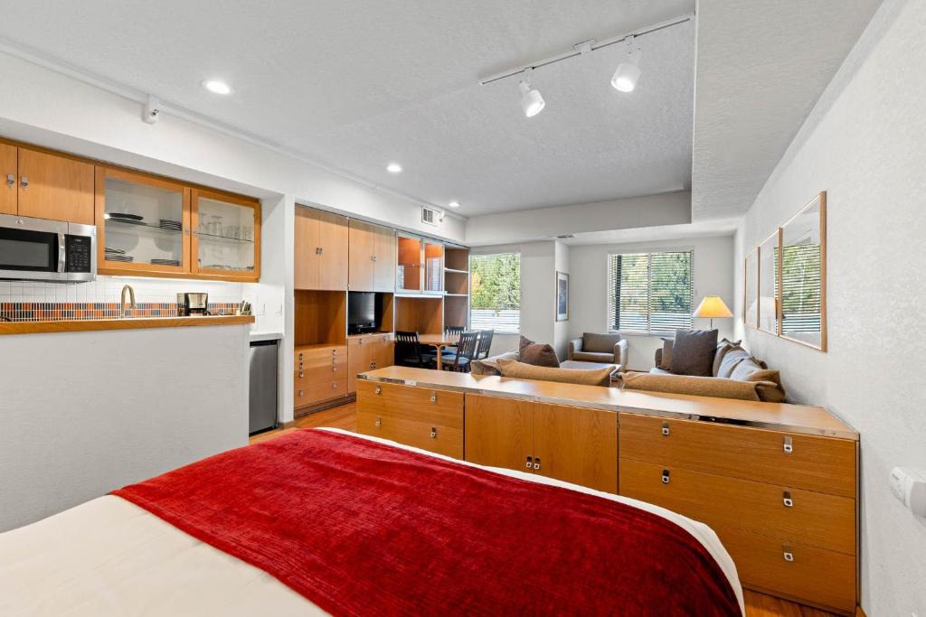 Olympic Valley Apartment | Palisades Tahoe Lodge Rentals Studio #229