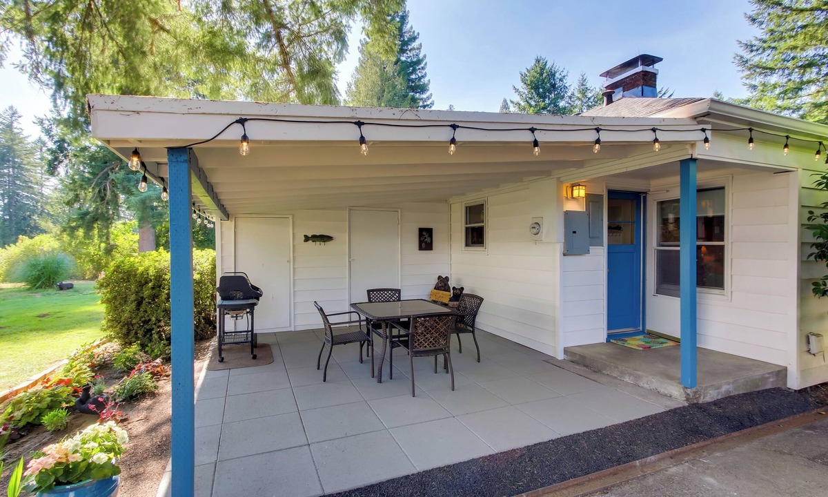 Walterville Cottage | Peaceful & Scenic Cottage Near McKenzie River!