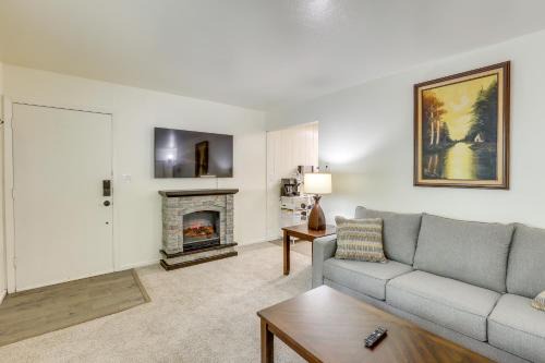 Sierra Tract House | Pet-Friendly South Lake Tahoe Home: 2 Mi to Lake