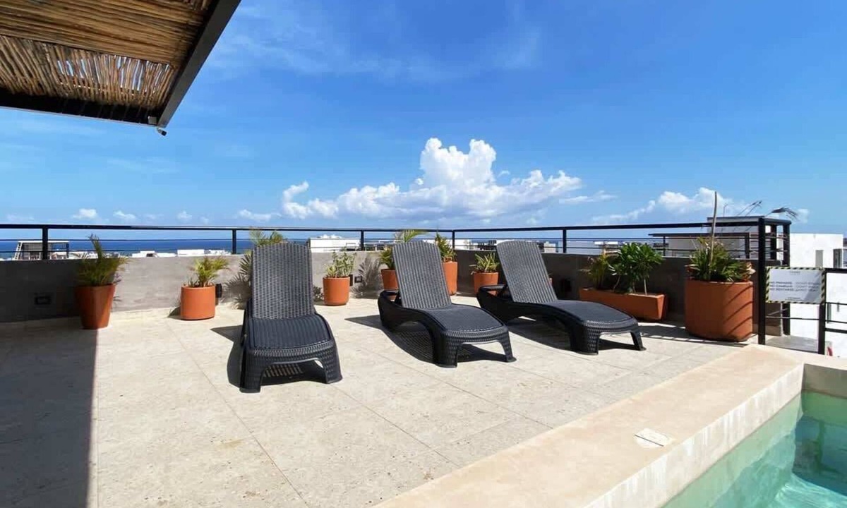 Luis Donaldo Colosio Apartment | Playa del Carmen 1BR | Rooftop Pool & Gym