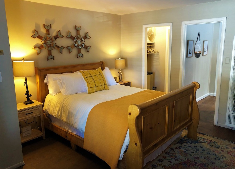 Tahoe Valley Hotel | Playpark Lodge Unit 2 Family Suite W Bunk Beds