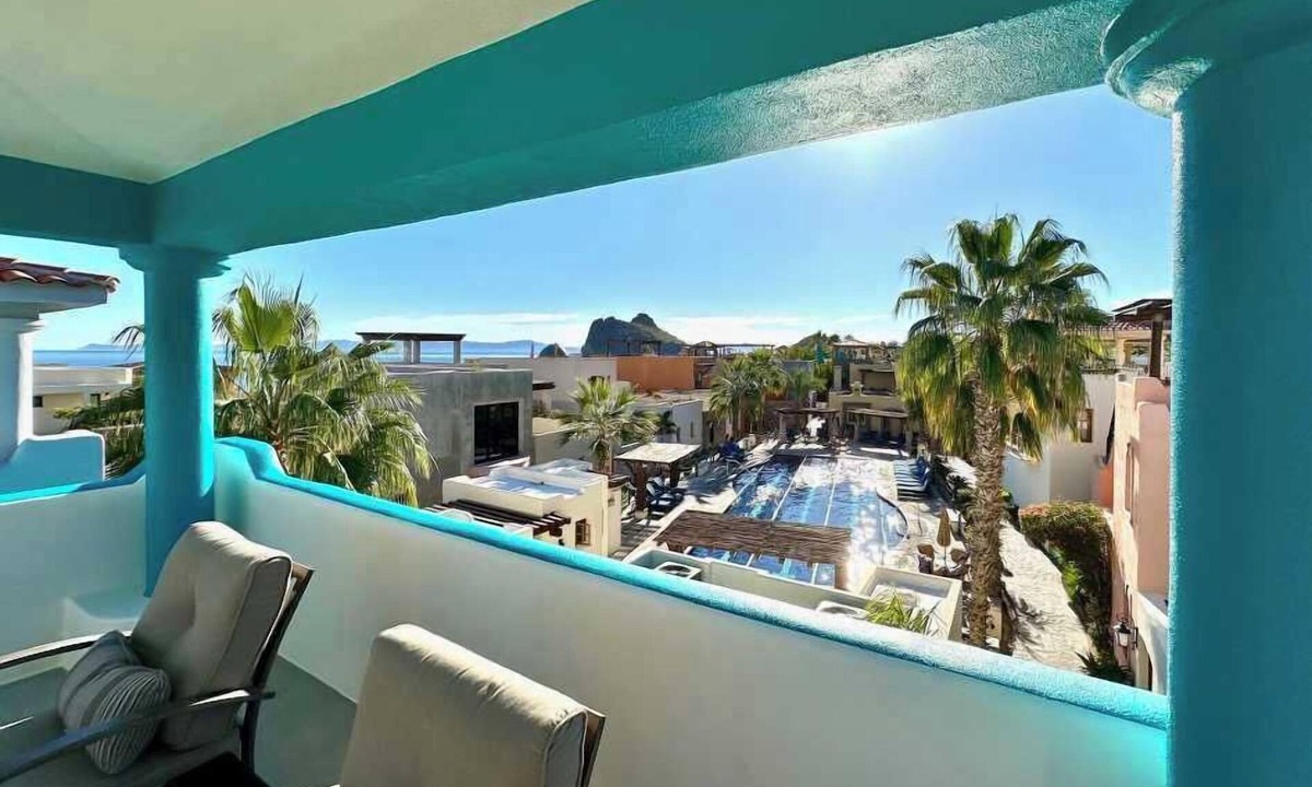 Nopolo House | Renovated home close to the beach and LAP pool | Bikes | BBQ
