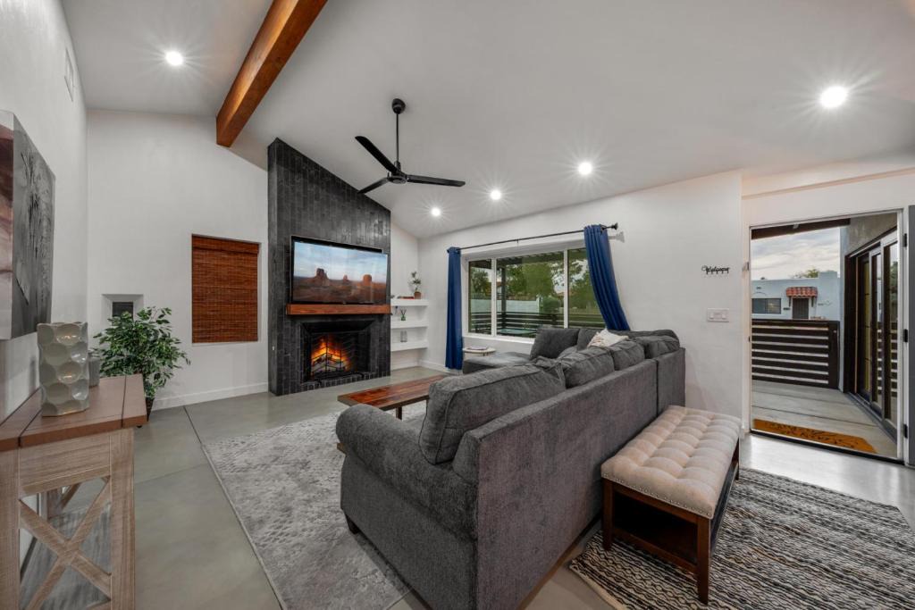 Sam Hughes House | Sam Hughes, 3 BR 2 BA, Outdoor Living, Grill