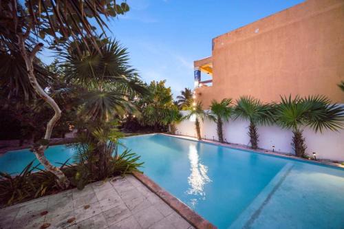Dzemul Hotel | San Bruno TROPICAL Villa With POOL