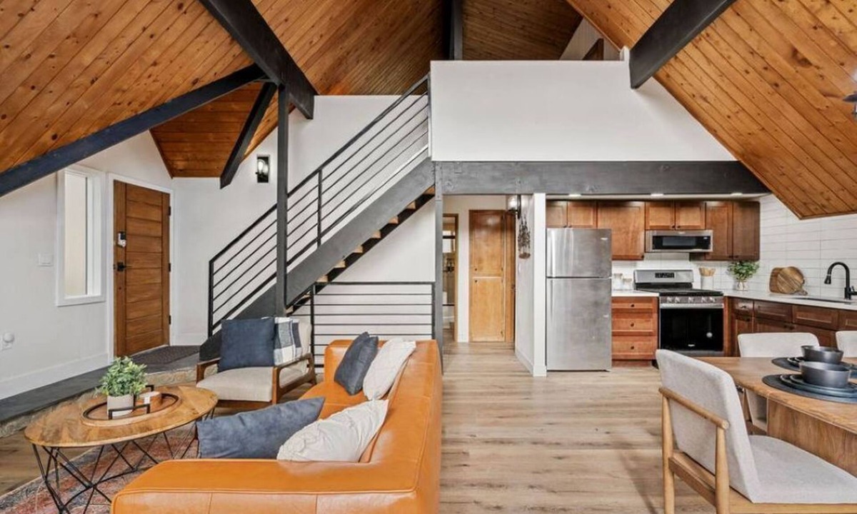 Twin Peaks Cabin | Serene 3-bedroom cabin with game room in Lake Arrowhead