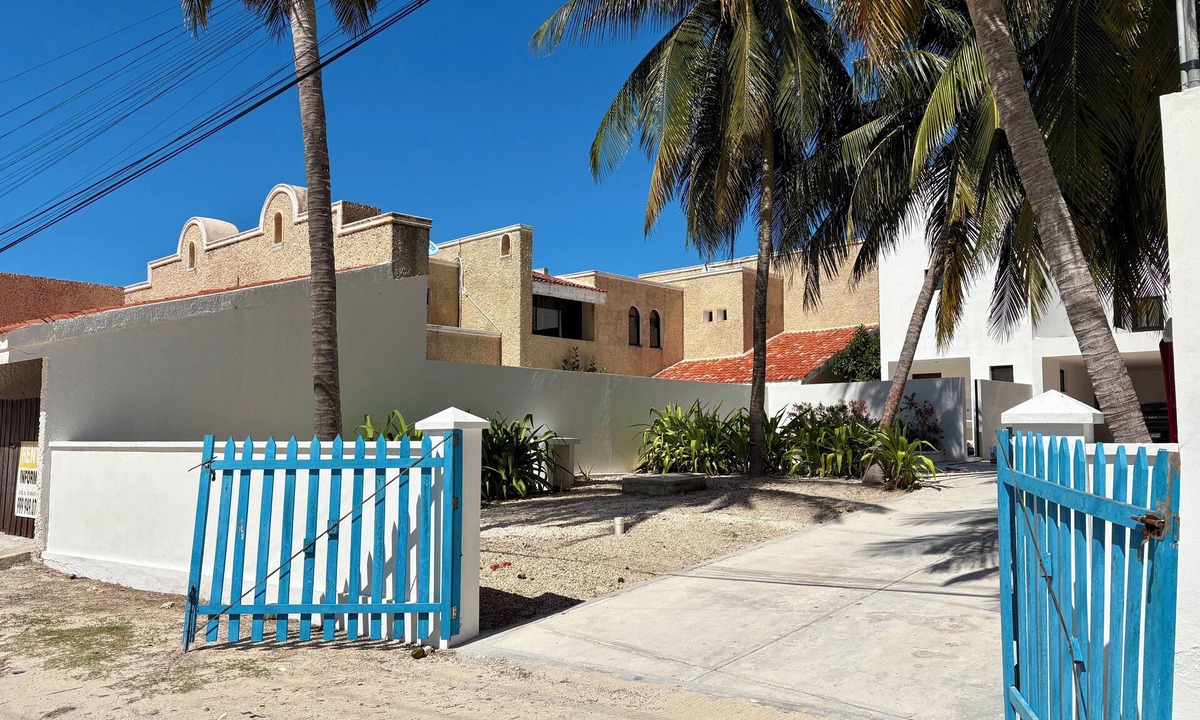 Chicxulub Puerto House | Shati House. A cozy space in front of the sea