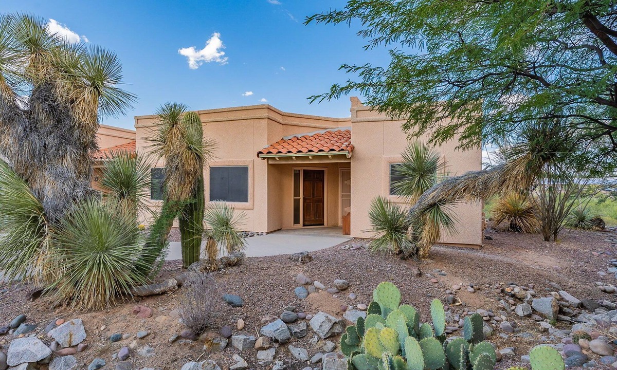 Canoa Estates House | Snowbird Rental- Carport & right near GVR in Green Valley