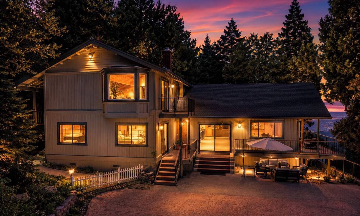 Rimforest House | Spacious 4-bedroom house minutes from Lake Arrowhead for a relaxing stay