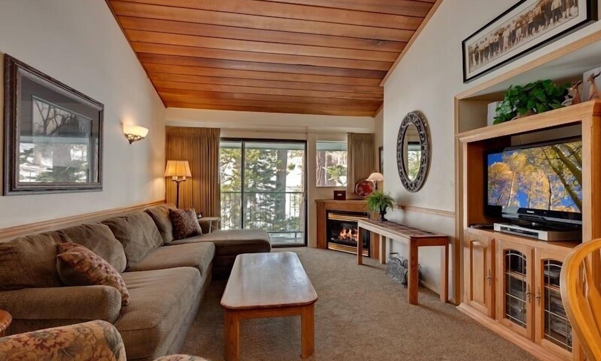 Mammoth Lakes Condo | St Anton Condos #42 (2-Bedroom) with Pool by RedAwning