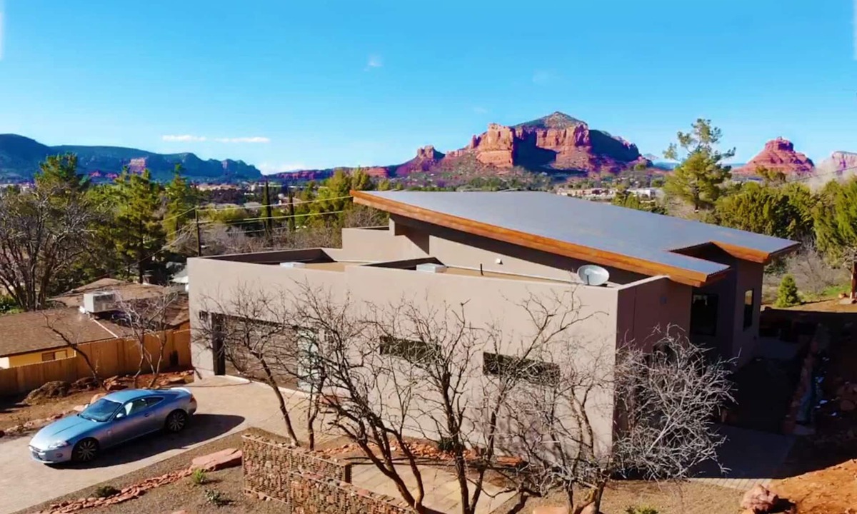 Oak Creek House | Stunning 3 bed, 2 bath home w/Bell Rock and Castle Rock views