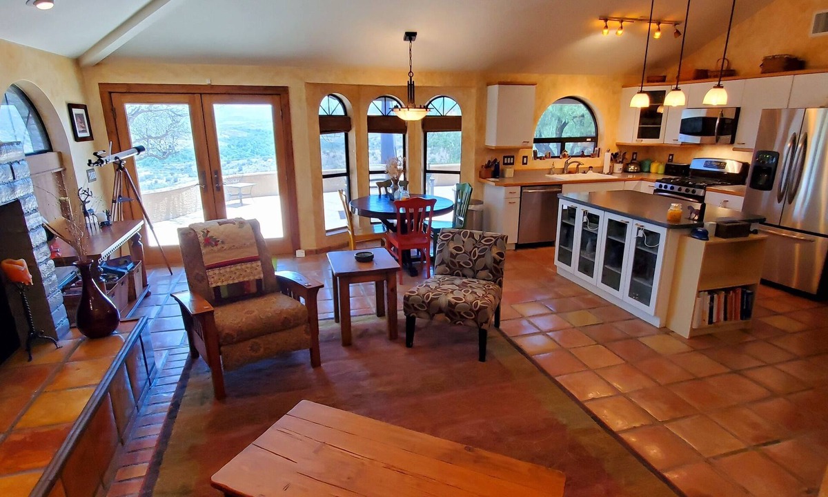 Rio Rico House | Stunning High Desert View in Secluded Mountain Setting