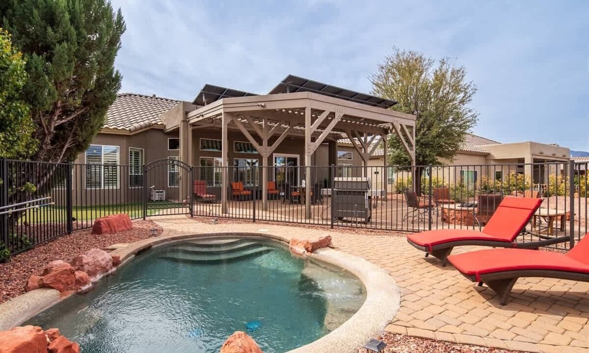 Verde Santa Fe House | Stunning Home with Private Pool & Fire Pit on the