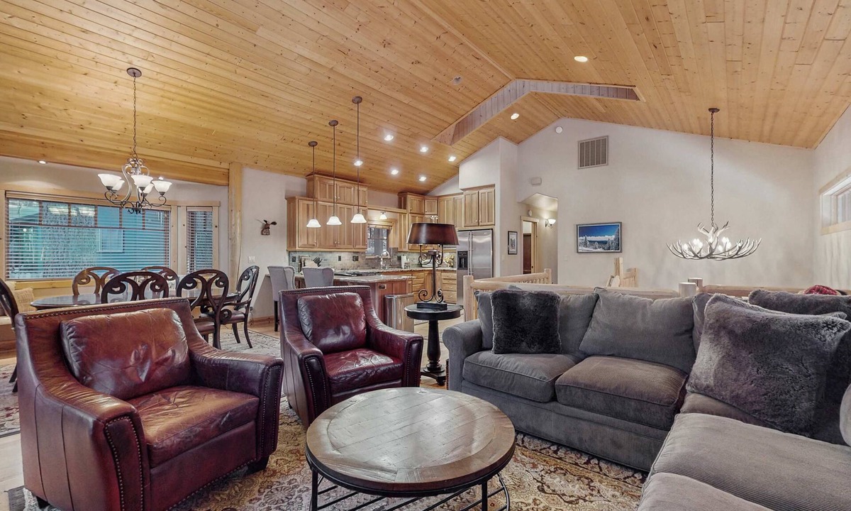 Sierra Tract House | Stunning Large Custom Family Home with Fireplace, Hot tub, Yard, & Views!