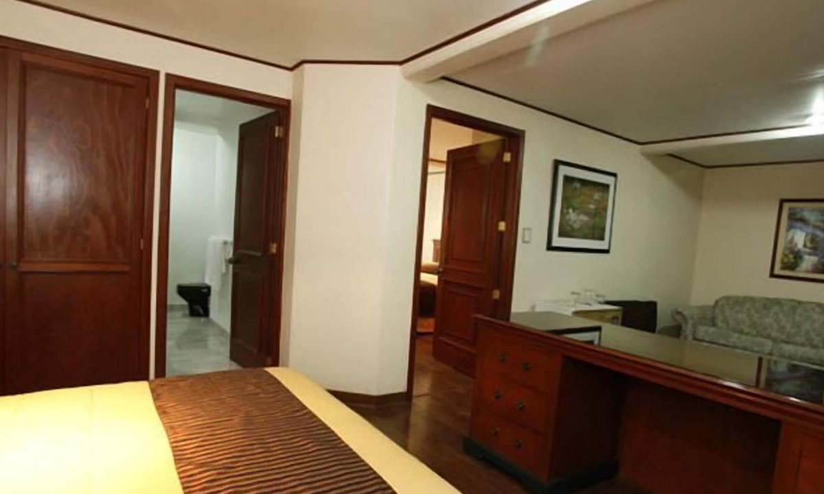Reforma Hotel | Suites Colibrí