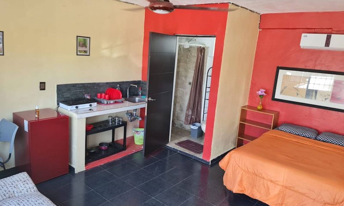 Merida Apartment | Super cheap Loft style apartment in Merida Wifi Smartv