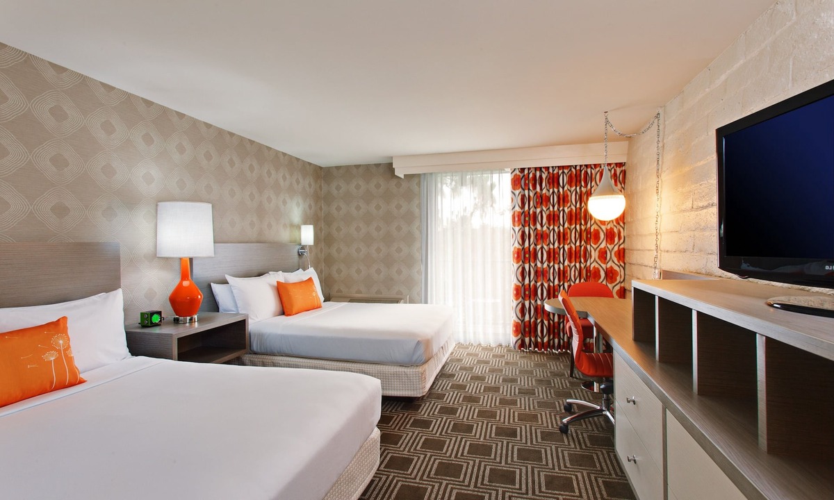 North Hollywood Hotel | The Garland