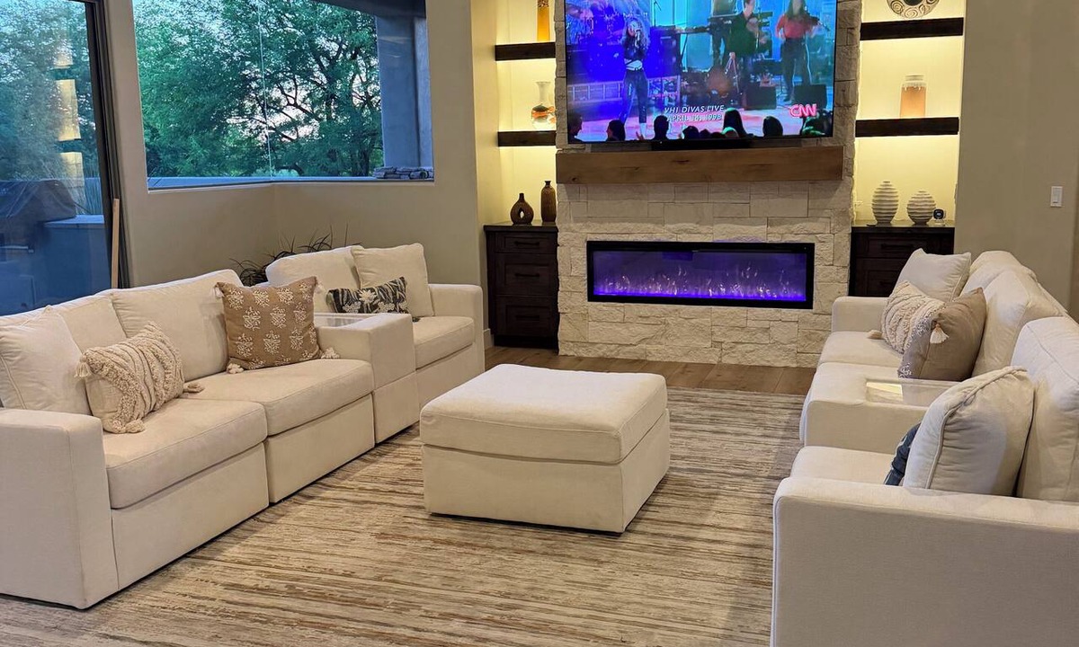 Troon North House | The Home is located in Troon north Pool spa bbq island kitchen single level home