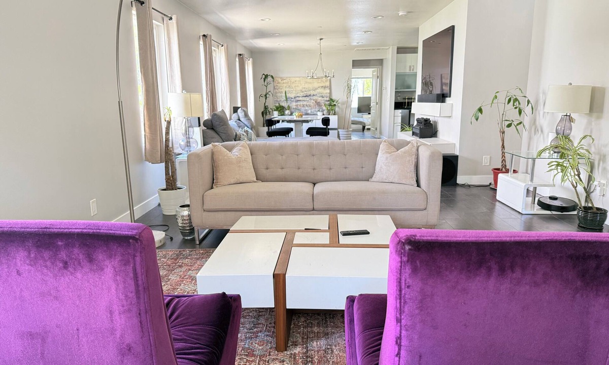 North Central House | The Lotus, A 3-bedroom house in enchanting Pasadena with AC