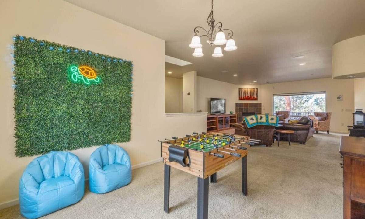 Klamath Falls House | The Tipsy Turtle @ The Running Y Resort|Golf|CraterLake|Sleeps 12