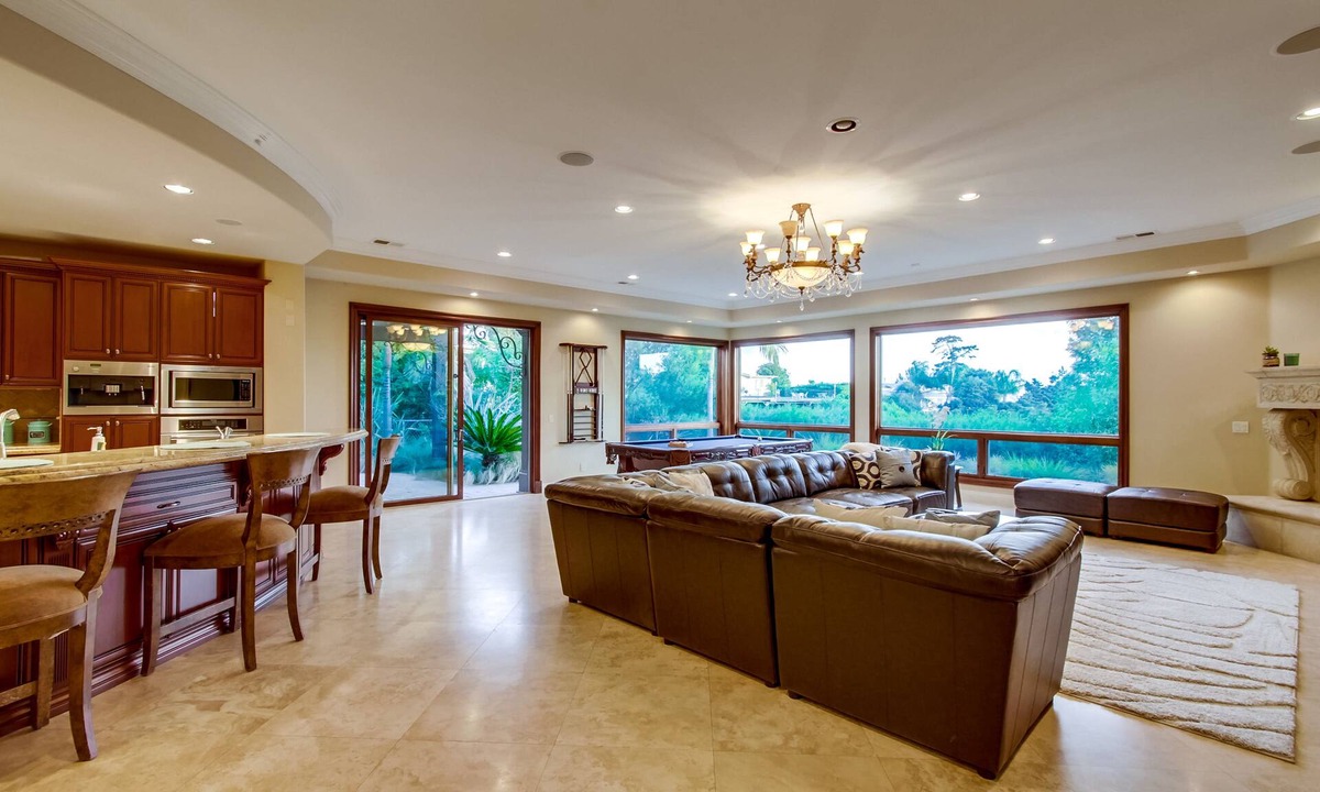 Muirlands House | Tropical 5BR La Jolla Retreat by NamaStay