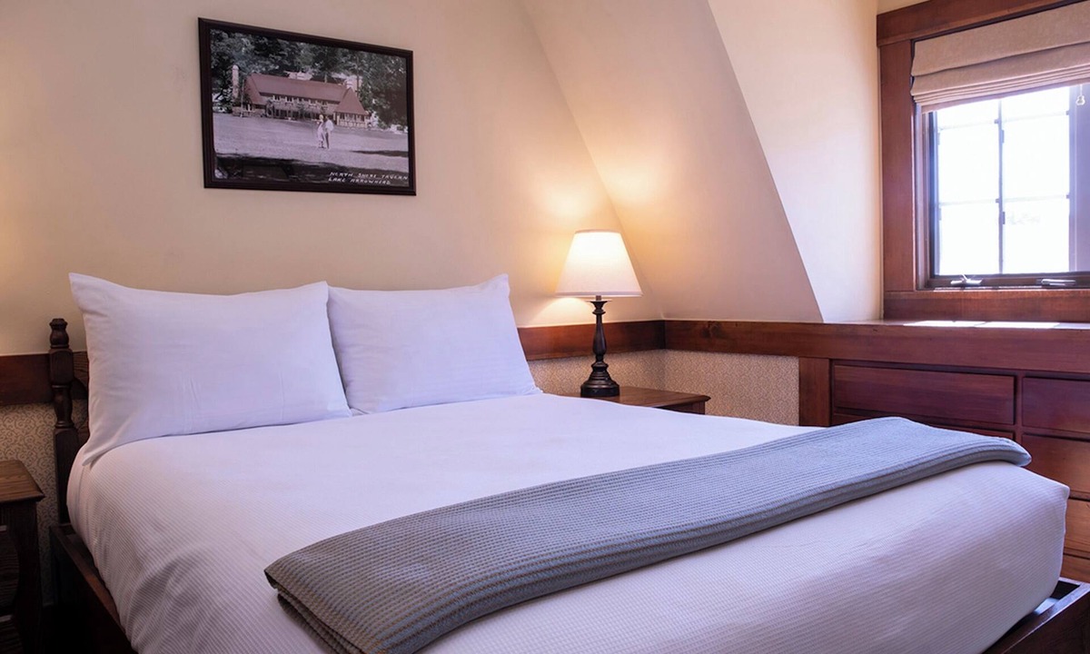 Lake Arrowhead Hotel | UCLA Lake Arrowhead Lodge