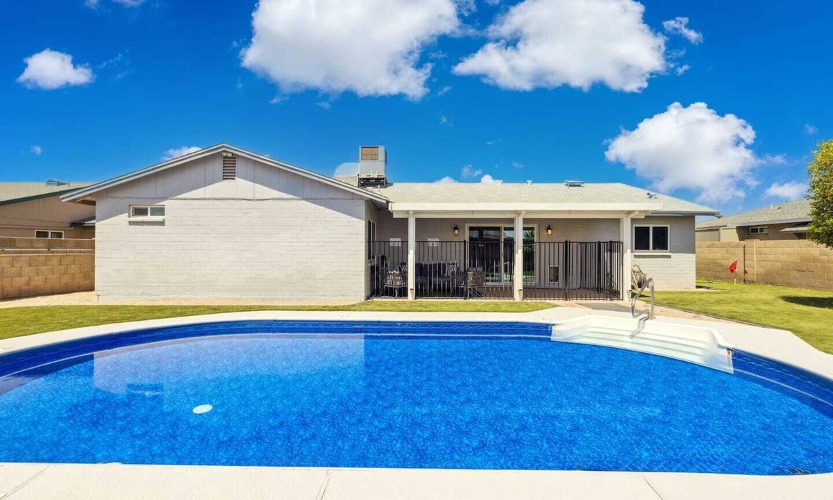 Tempe House | Unique Luxury Daily Monthly Rent Near ASU Pet Friendly Pool
