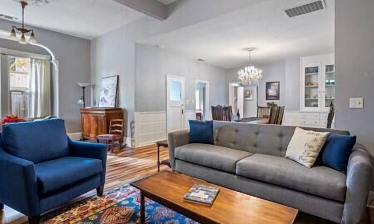 Paso Robles House | Vino en Pino-Just 2 blocks to Downtown Paso!