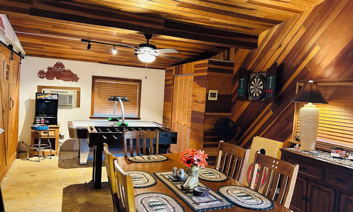 Pahrump House | Wagon Wheel Ranch-2 Houses-Great for Families DVNP