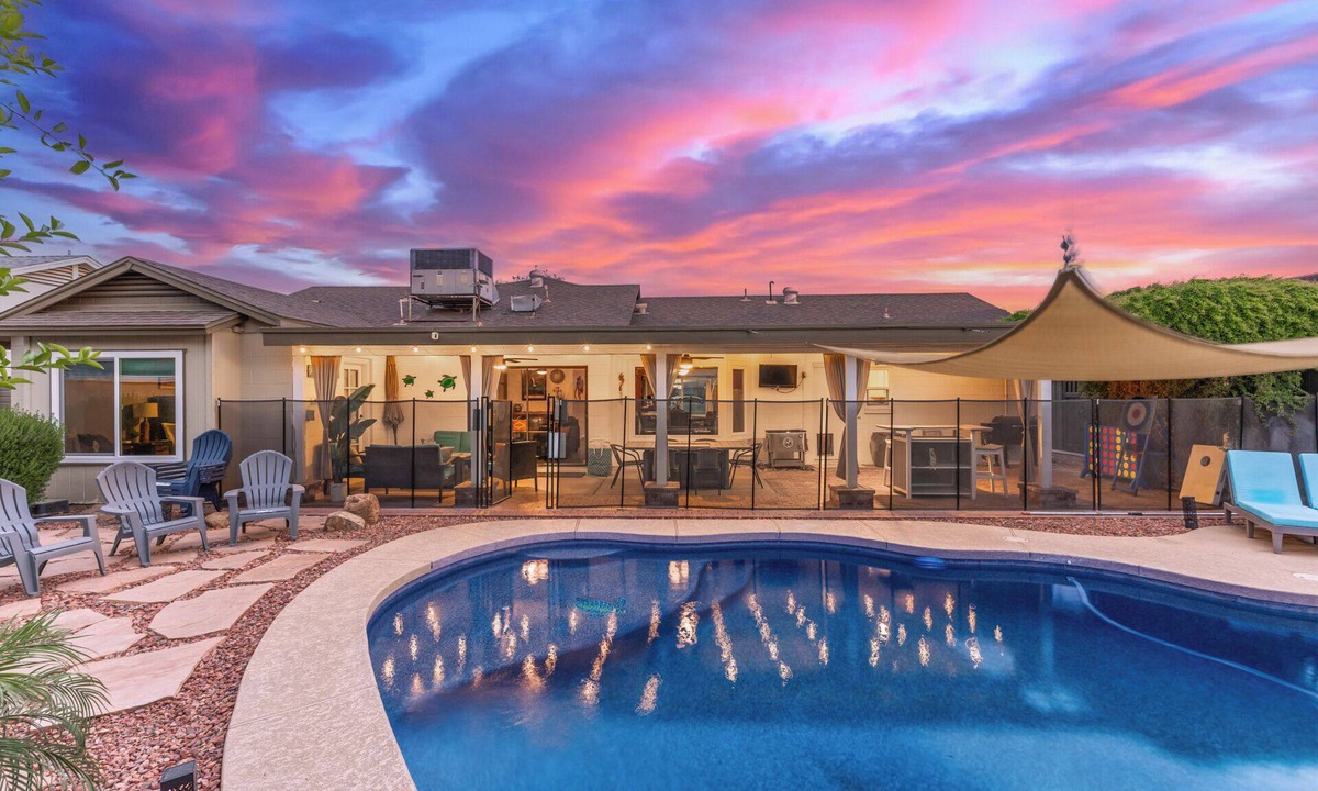 Glendale House | Walk to State Farm Stadium-Heated Private Pool Included-Family Friendly