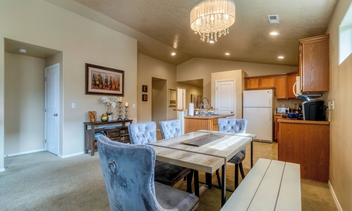 College Place House | Walla Walla Wine Country Home, Converted Game Room, Sleeps 8, Dogs Welcome