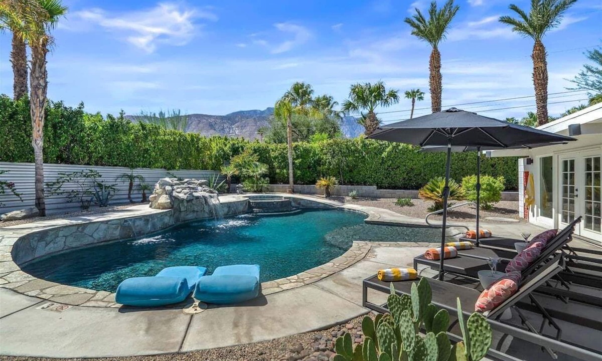 Racquet Club Estates House | Whispering Palms - Your Private Oasis: Pool, Spa & Fire Pit in the Heart of Palm Springs