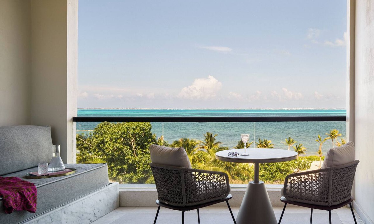 Punta Sam Hotel | White Sand Beachfront Retreat with Rooftop Hot Tubs