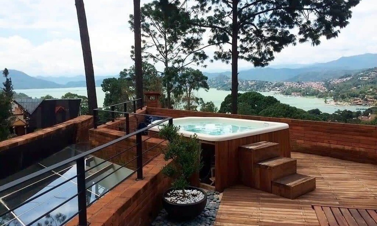 La Capilla House | Whole House with Lake and Forest View