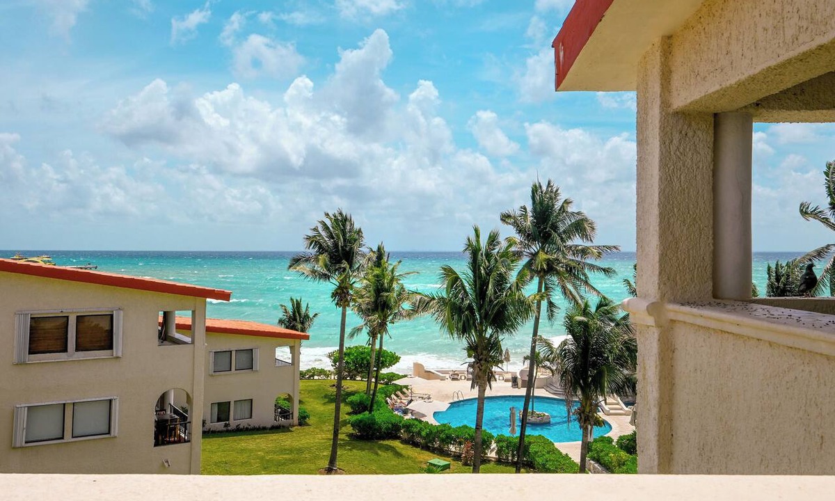 Playacar Fase I Condo | Xaman Ha Penthouse! 3 Bdrm Ocean View! 7117