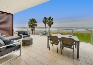 Beachfront Dog-Friendly Condo w/Spacious Deck, A/C, Ocean Views, Free WiFi