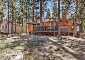 Cuddle Bear's Cabin- Cozy Log Cabin- Pool Table in Big Bear City